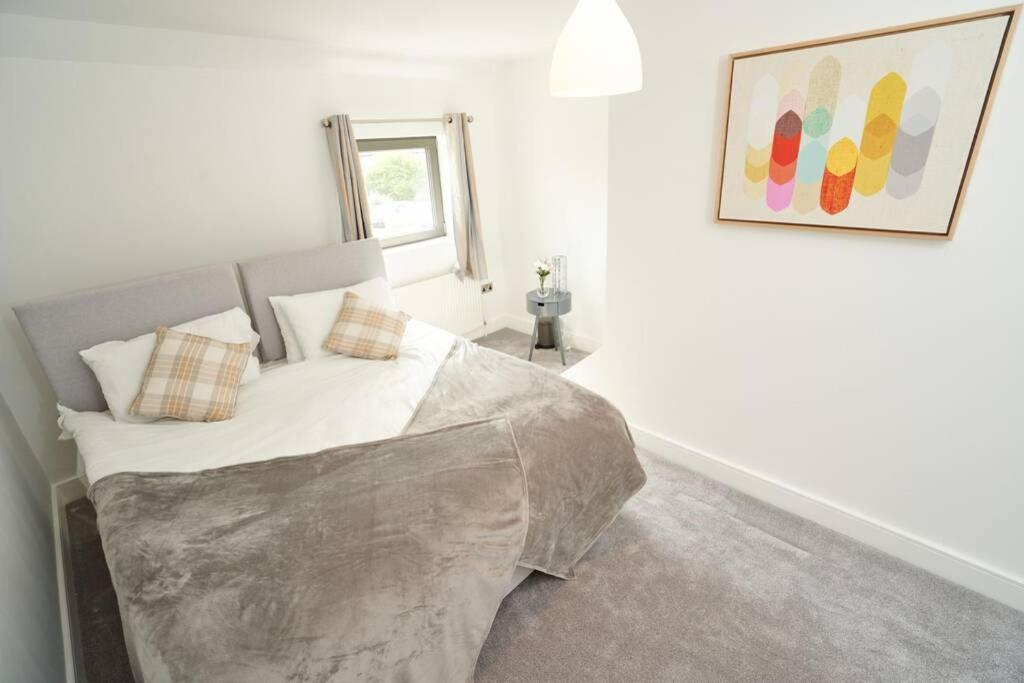 Home From Home - 4 Double Bed House With Parking スラウ エクステリア 写真